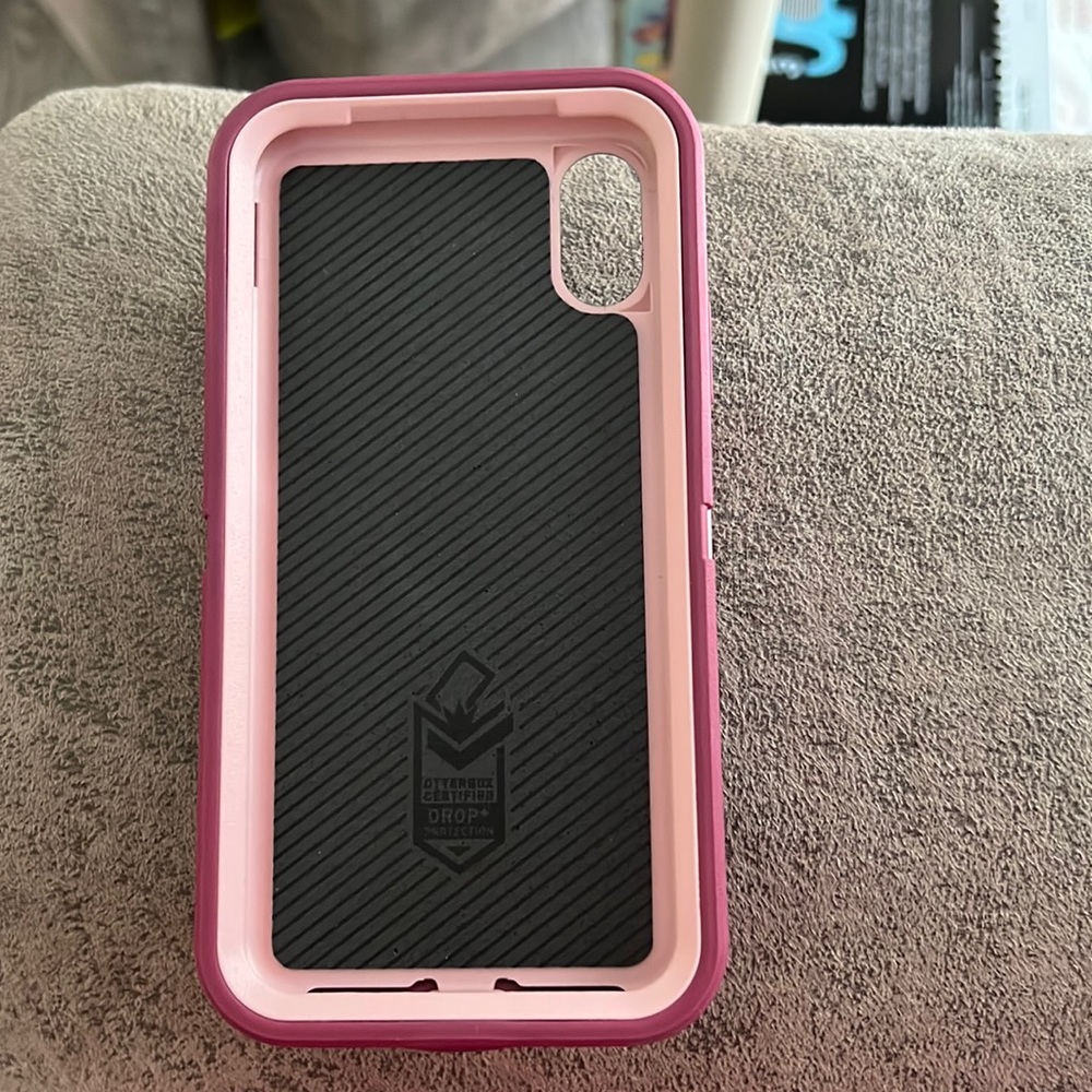 Otterbox iphone xs case with pop socket
